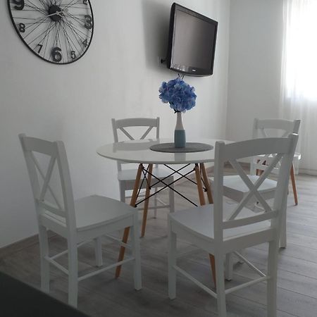 Apartments Villa Antony Drvenik  Ngoại thất bức ảnh
