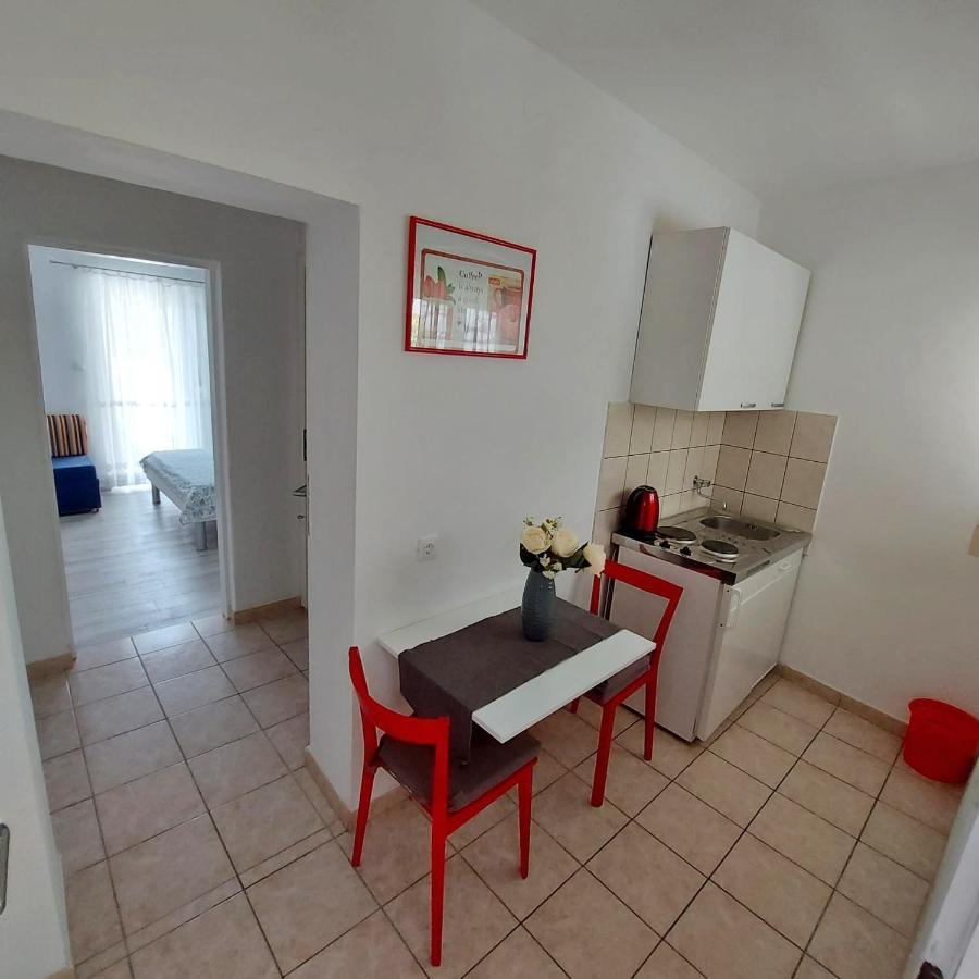Apartments Villa Antony Drvenik  Ngoại thất bức ảnh