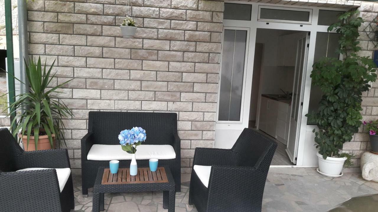Apartments Villa Antony Drvenik  Ngoại thất bức ảnh