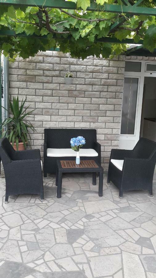 Apartments Villa Antony Drvenik  Ngoại thất bức ảnh
