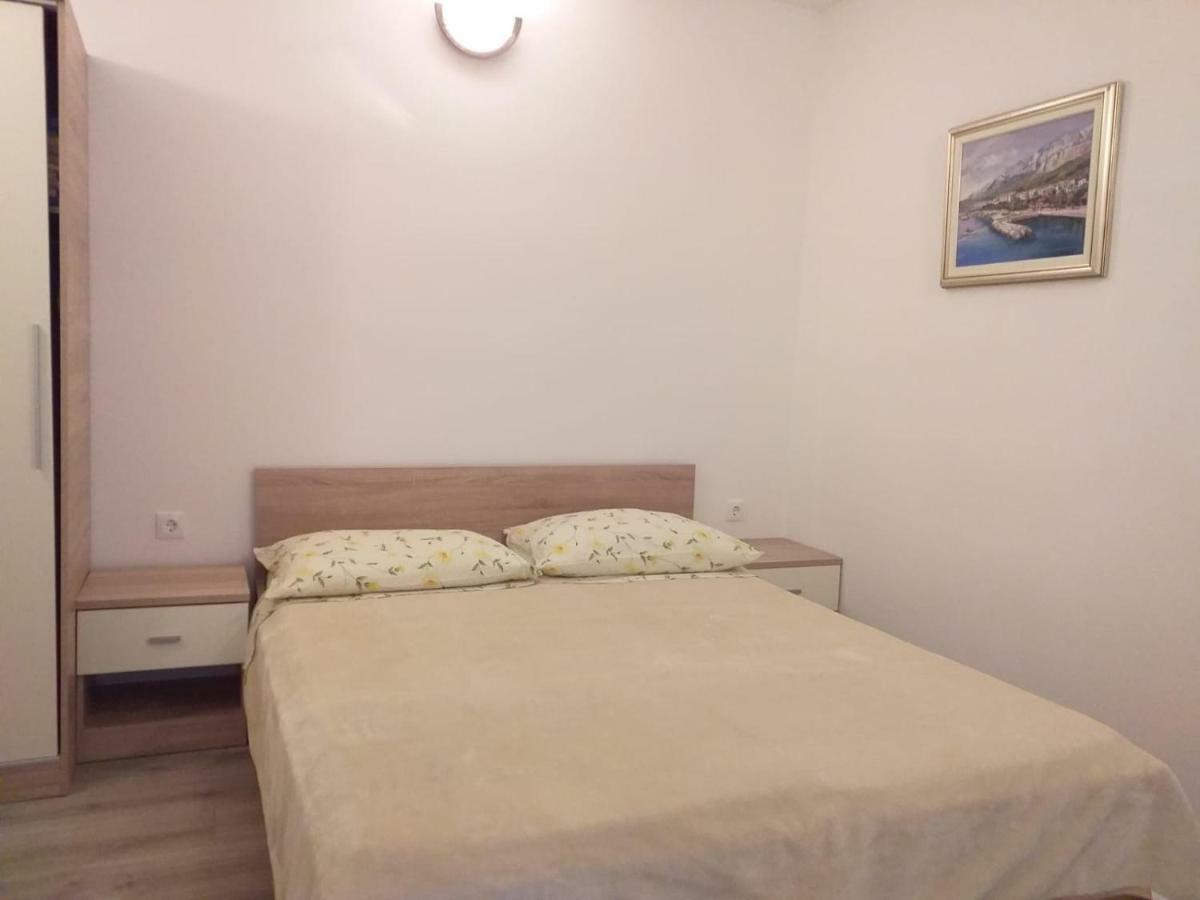Apartments Villa Antony Drvenik  Ngoại thất bức ảnh