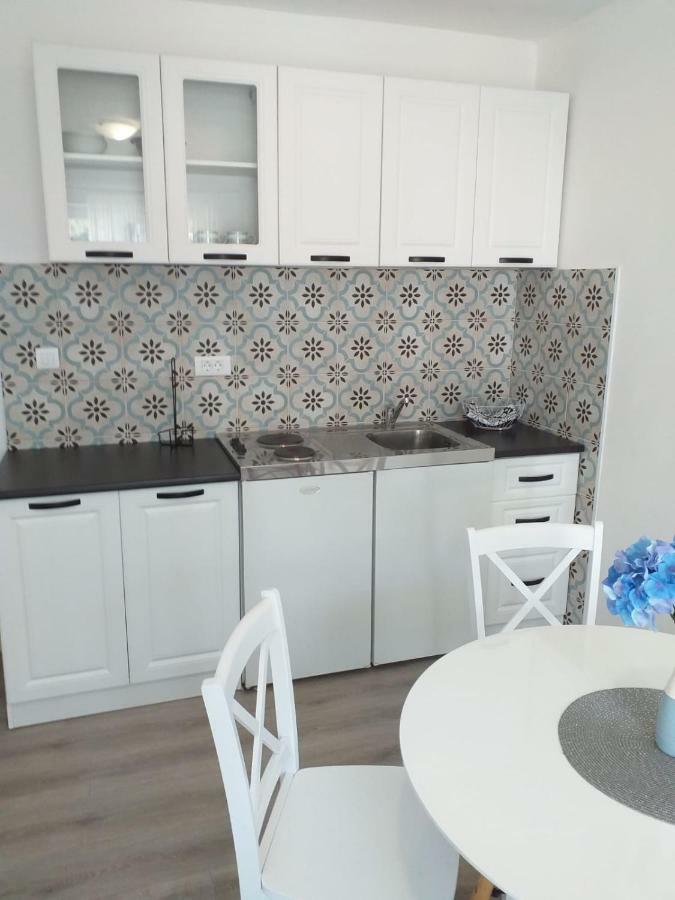 Apartments Villa Antony Drvenik  Ngoại thất bức ảnh