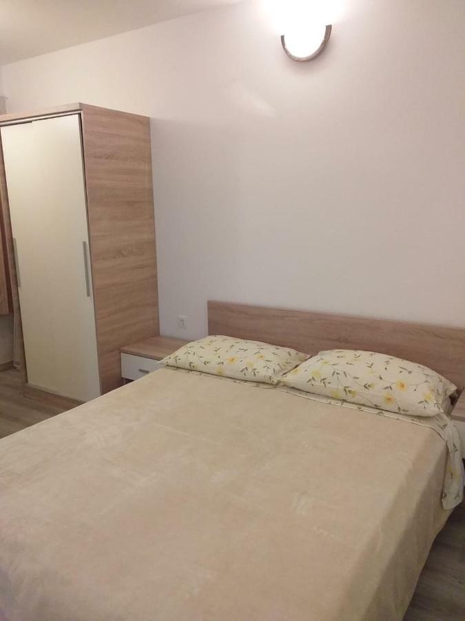 Apartments Villa Antony Drvenik  Ngoại thất bức ảnh