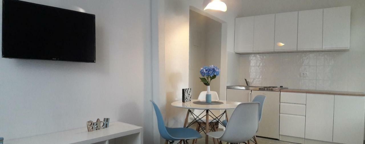 Apartments Villa Antony Drvenik  Ngoại thất bức ảnh