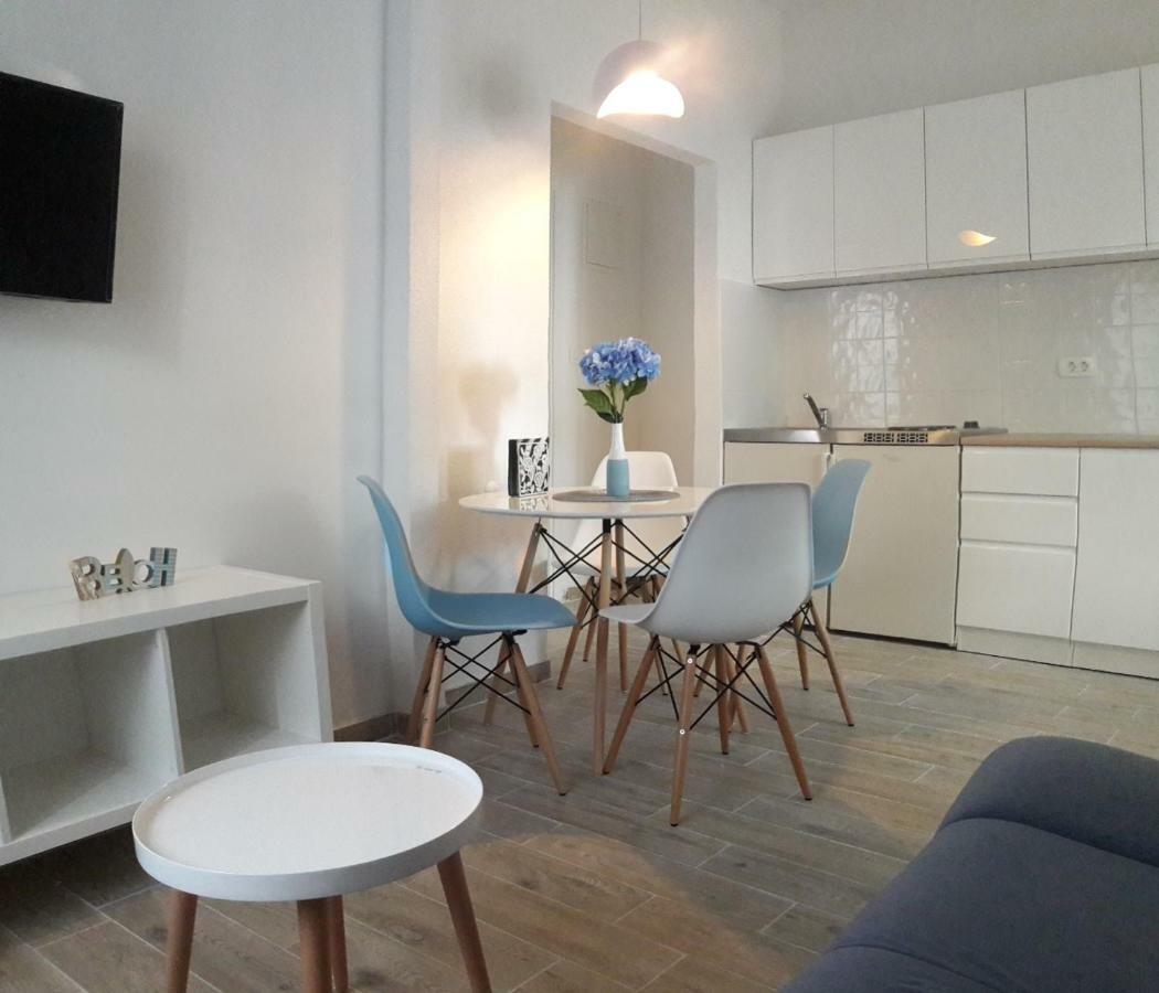 Apartments Villa Antony Drvenik  Ngoại thất bức ảnh