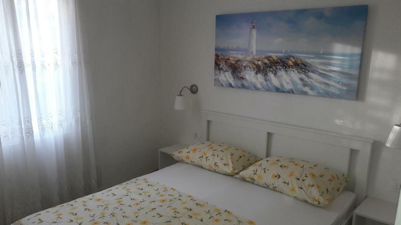 Apartments Villa Antony Drvenik  Ngoại thất bức ảnh